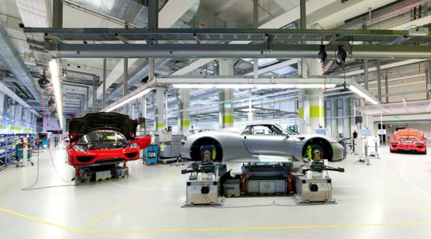 Porsche postaví novú fabriku na Slovensku