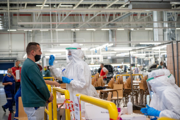 V automobilke Volkswagen Slovakia otestovali vyše 4000 zamestnancov