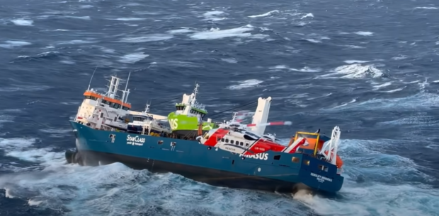 Opustená holandská nákladná loď Eemslift Hendrika je už pod kontrolou