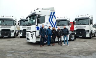 Renault Trucks odovzdáva 65 nových vozidiel pre Dalitrans